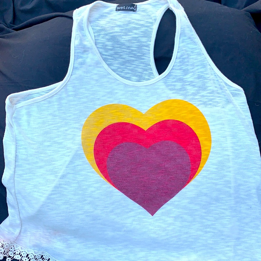 XL Women’s Cream Heart ❤️ Tank Top!